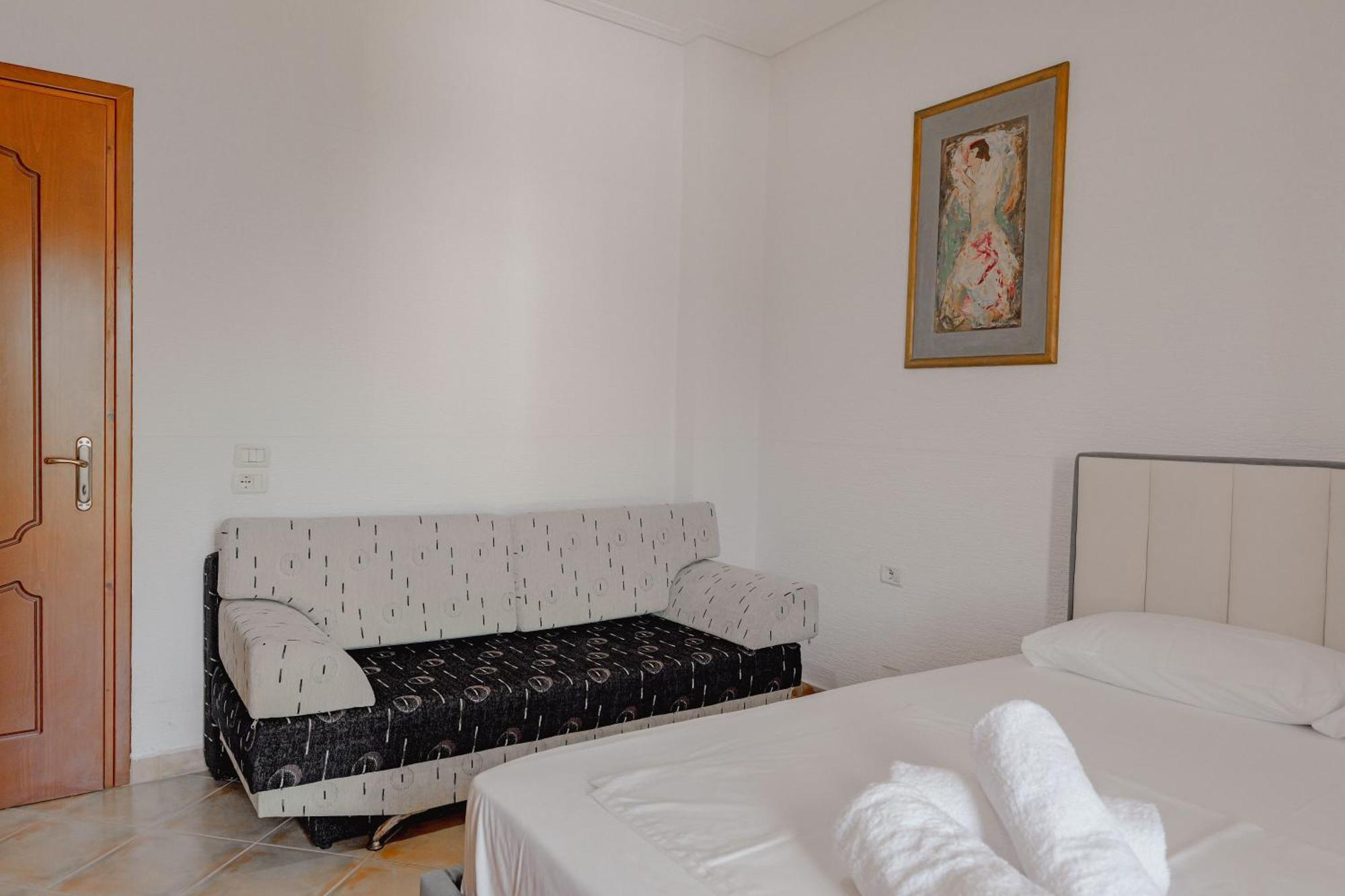 Cozy Apartments Downtown Ксамил Екстериор снимка